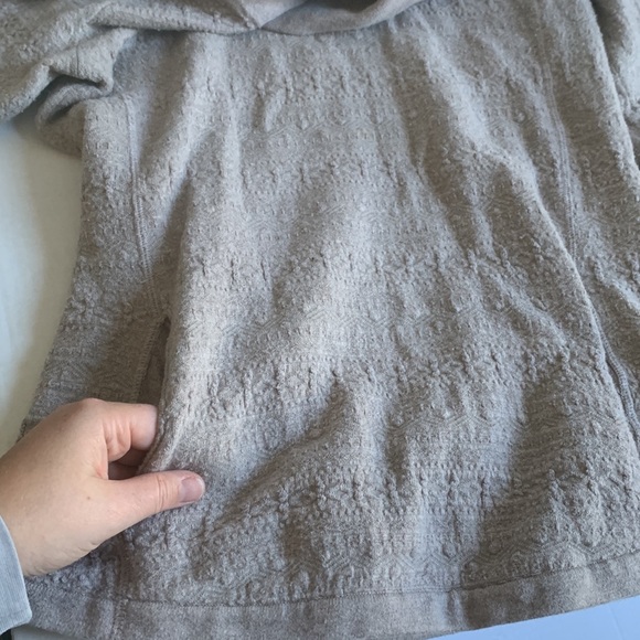 Beige sweater with pockets - Picture 4 of 5